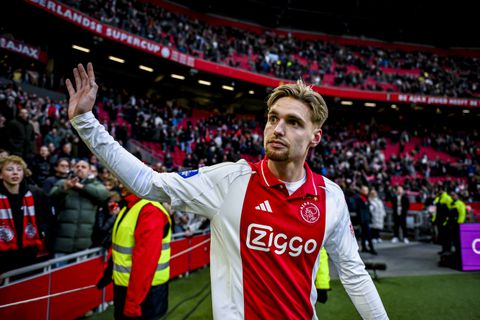 Ajacied Kenneth Taylor 'is klaar voor nieuwe uitdaging': 'Ik heb vertrouwen en ambities'