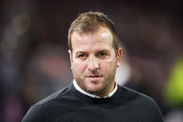 Rafael van der Vaart ziet doemscenario Ajax steeds dichterbij komen: 'Dat gaat PSV veel makkelijker af'