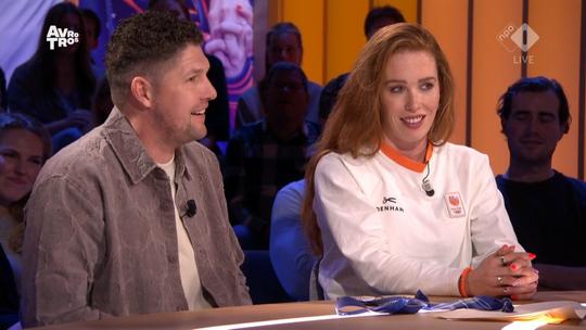Man van Antoinette Rijpma-de Jong gaat viraal door emotionele reactie op Winterspelen: 'Wat heb ik me laten kennen, hè?'