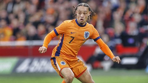 Hugo Borst ergert zich aan Ronald Koeman: 'Hij noemt hem een jongetje van 20, 21 jaar'