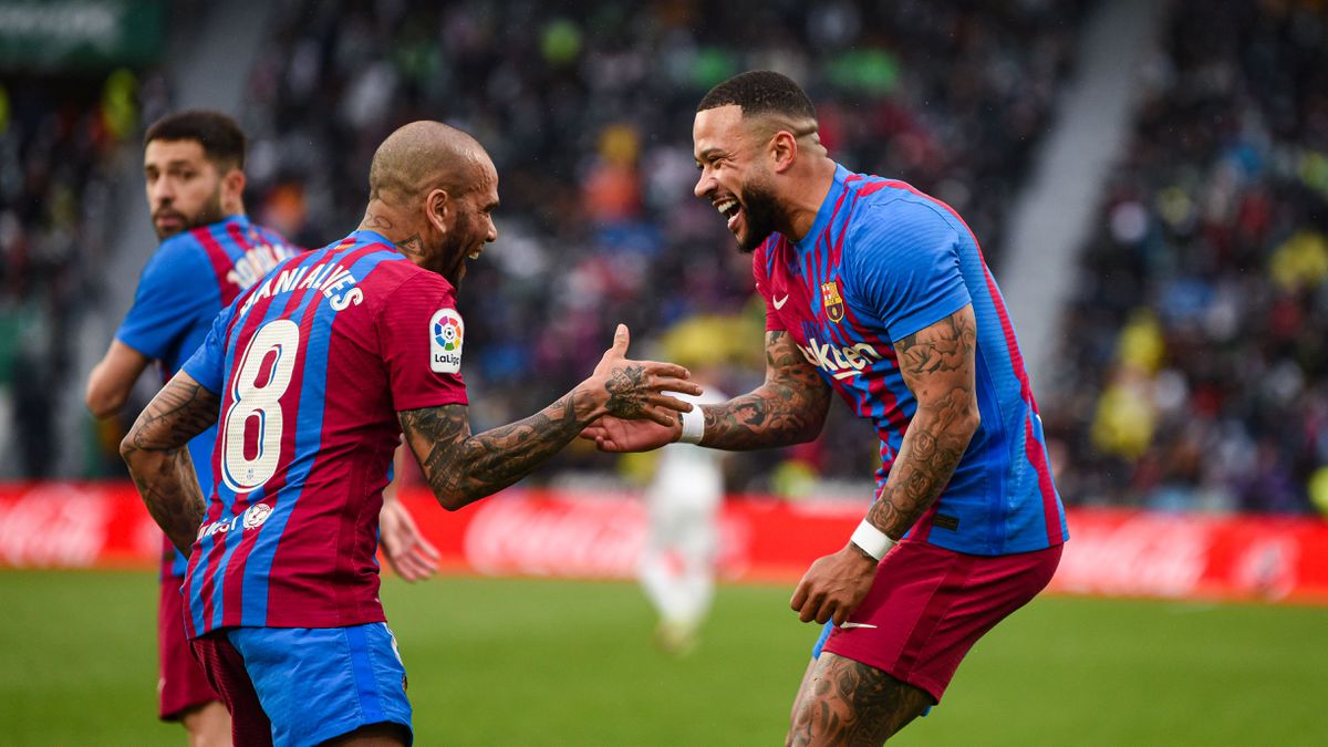 Advocaat noemt het 'fake news' dat Memphis Depay de borgsom van Dani Alves heeft betaald