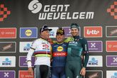 Mads Pedersen won Gent-Wevelgem, voor Mathieu van der Poel. ©AP