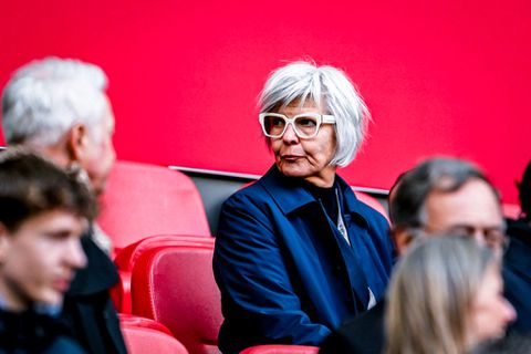 Ajax-trainster komt terug op bizarre uitspraken over titel: 'Je kan zeggen dat het onhandig was'