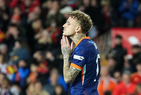 Gebeten hond Noa Lang overspoeld met hartjes bij inspirerende post op Instagram: 'Hoofd omhoog'