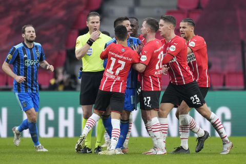 Daley Blind en VAR dreven alle PSV'ers tot complete waanzin en dat zorgde voor opmerkelijke uitspraak