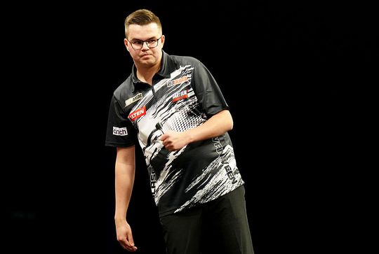 Topdarter Gian van Veen komt met goed nieuws na hevige pijn: 'Heeft zijn sporen achtergelaten'