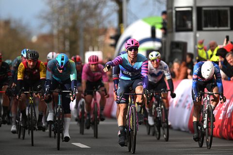 Nederlandse topsprinter (32) zorgt voor unicum met prachtige zege: 'We hebben veel lol'