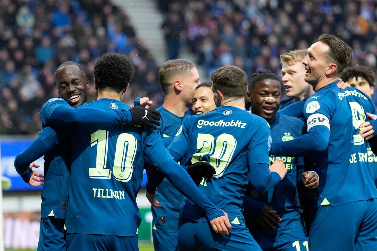 PSV scoort er op los en maakt honderdste doelpunt van dit Eredivisie-seizoen, club in bijzonder rijtje