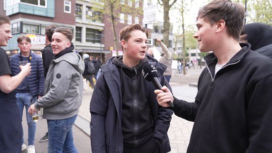 Keuzes maken met feestende PSV-fans: 'Hij mag wel weg!'
