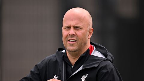 Dit is de peperdure auto waar succescoach Arne Slot in Liverpool in rijdt