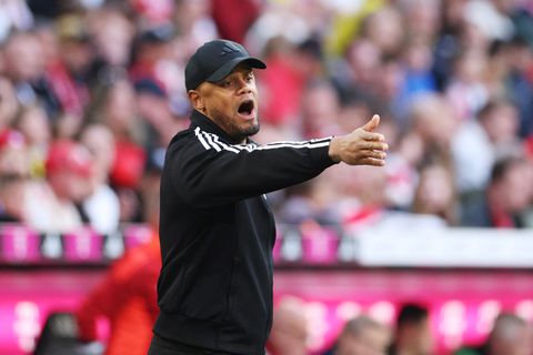 Bayern München-coach Vincent Kompany barst los tegen journalist: 'Dit is ongelooflijk'