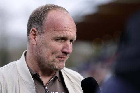 Groningen-coach Dick Lukkien treedt keihard op en verbiedt spelers contact te hebben met ex-ploeggenoot