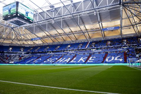 Schokkende vondst in stadion Schalke 04: dode man (65) aangetroffen op toilet