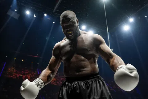 Kickbokssensatie Tariq Osaro verrast opponent Nico Horta en is stap dichter bij titelgevecht