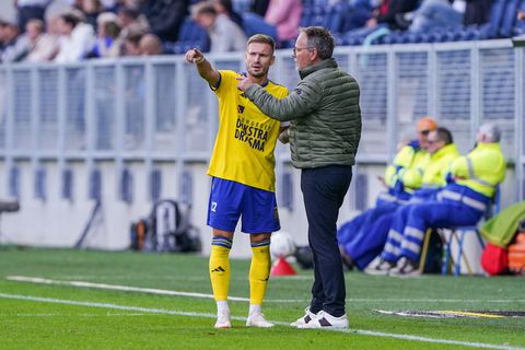 Woede bij Cambuur na 'trieste' actie bij afscheid Henk de Jong: 'Snap er niks van, zo zonde'