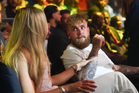 Jake Paul (verloofde schaatser Jutta Leerdam) deelt anekdote vanuit toilet: 'Ik ben teleurgesteld in mezelf'