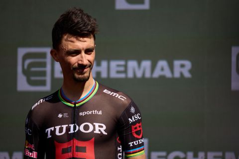 Tweevoudig wereldkampioen ontbreekt in Luik-Bastenaken-Luik: verontrustend nieuws over Franse toprenner