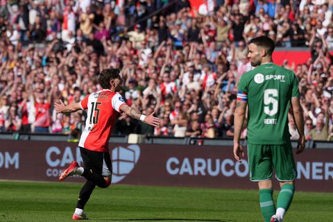 Live Eredivisie | Feyenoord verdubbelt de voorsprong tegen een dramatisch Groningen: Ueda benut penalty