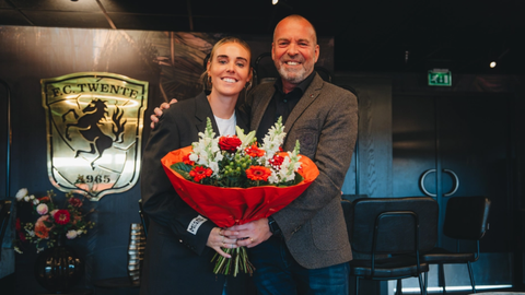 Vader van topvoetbalster Jill Roord openhartig over keuzes van dochter: 'Mensen vonden het gewaagd'