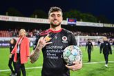 Troy Parrott in de wolken na zijn eerste hattrick ooit: 'Ik vond mijn eerste goal absoluut de mooiste'