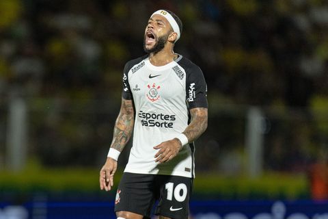 Memphis Depay uit zorgen in alarmerende Instagram-story: 'Dit is afschuwelijk'