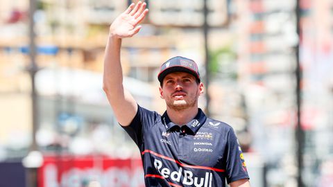 Cynische Max Verstappen baalt flink en lacht als boer met kiespijn vanwege situatie in Monaco: 'Zodat we bananen kunnen gooien'