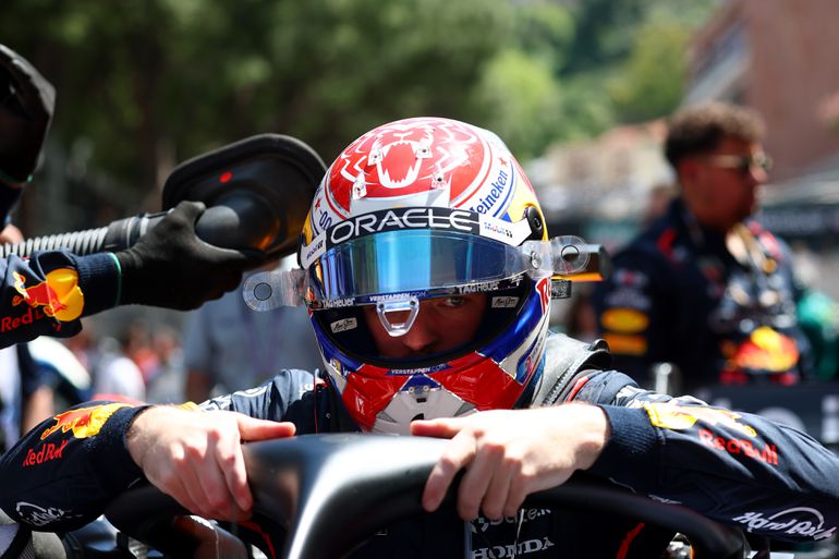 Max Verstappen haalt tijdens GP van Monaco uit over de boordradio: 'Het lijkt wel 1972!'
