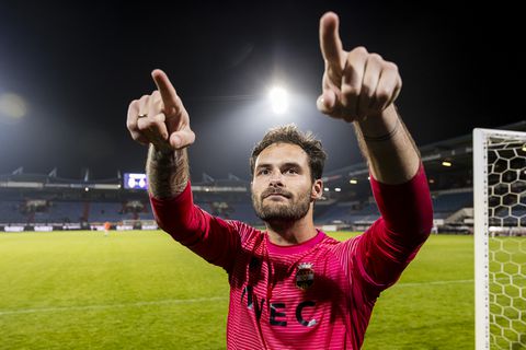 Willem II publiceert statement met alleszeggende titel na opvallende veldbestorming tegen Dordrecht