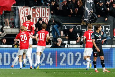 FC Twente geeft het helemaal weg: AZ na sensationele comeback Europa in