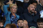 Bokslegende Tyson Fury meldt zich met slaperige oogjes bij GP van Monaco na groots feest met beroemdheden