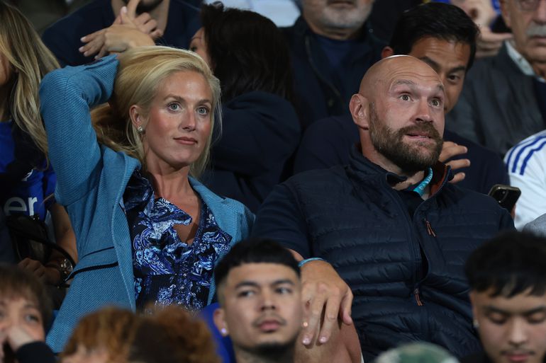 Bokslegende Tyson Fury viert met beroemdheden groots feest in Monaco