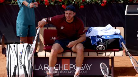 Programma Roland Garros 26 mei | Twee Nederlanders in actie, beroemd tenniskoppel tegelijk op de baan