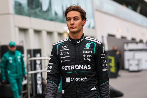 Gefrustreerde George Russell krijgt straf na dramatische race in Canada: 'Voelt alsof de goden dat niet willen'