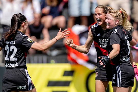 Amsterdam kroont zich tot hockeykampioen na zinderende shoot-outs