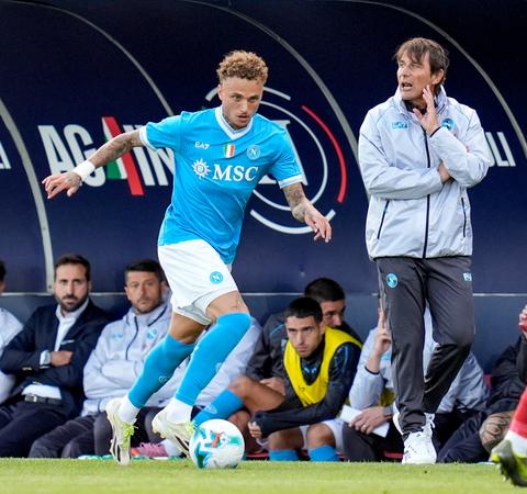 Oranje-international Noa Lang mag na goed nieuws hopen op terugkeer naar Italiaanse topclub: 'Is veel negativiteit'
