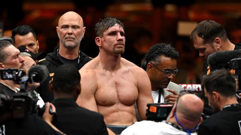 Rico Verhoeven blikt trots terug op spektakelstuk tegen Oleksandr Usyk: 'Een dag om nooit te vergeten'