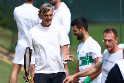 Fotograaf legt bijzonder moment Novak Djokovic in aanloop naar Wimbledon vast