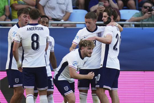 Jong Oranje beleeft EK-drama: Engels talent van Arne Slot schopt Nederlanders naar huis