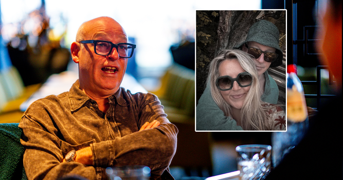 René van der Gijp komt vrouw tegemoet op vakantie: 'Hij houdt daar helemáál niet van'