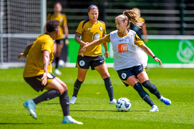 Oranje Leeuwin vreesde voor EK in zware periode: 'Toen had ik echt een stressmoment'