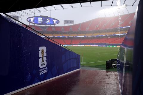 Nederland in de ban van zware weersomstandigheden op WK voetbal: 'We zijn in de maling genomen'