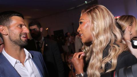 Tennisicoon Novak Djokovic deelt bijzondere momenten op Wimbledon met Serena Williams en Jannik Sinner