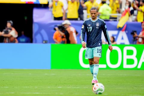Duitsland verzuimt Nederlands elftal handje te helpen op WK voetbal