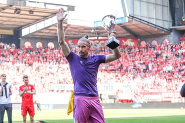 FC Twente-goalie Lars Unnerstall denkt niet aan transfer: 'Hoger dan dit kan bijna niet'