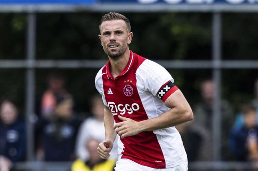 Waarom Jordan Henderson de aanvoerder is van Ajax tegen Vojvodina