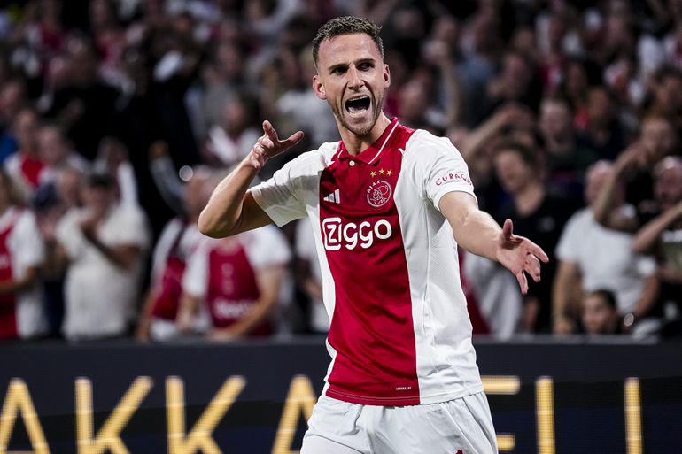 Ajax komt met schrik vrij in Europa League-kwalificatie: Branco van den Boomen bezorgt Farioli eerste zege