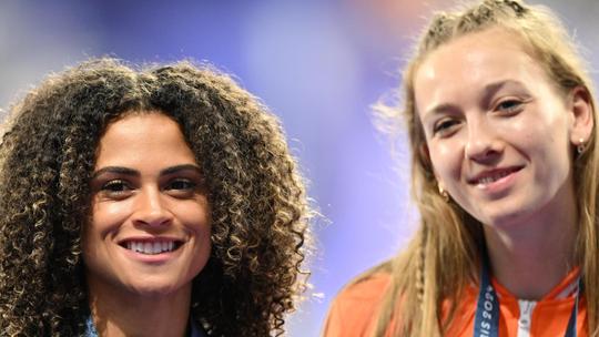Femke Bol heeft geen last van grote problemen bij olympische legende, rivale Sydney McLaughlin-Levrone is wel getroffen