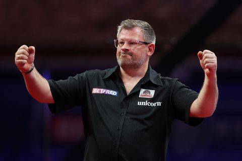 Topdarter toont bescheidenheid na zege op Gian van Veen: 'Ben een van de beste spelers ooit op aarde'