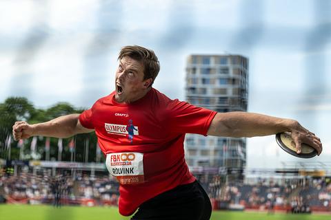 Nederlandse topatleet (23) verbreekt stokoud record op NK atletiek in Hengelo