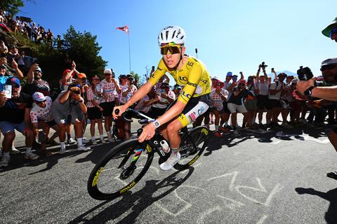 Live etappe 20 Tour de France | Peloton moet vrezen voor onweer tijdens koninginnenrit naar Alpe d'Huez